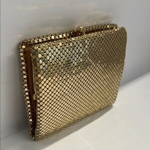 Whiting & Davis Bifold Gold Metal Mesh Wallet Kisslock Change Compartment
